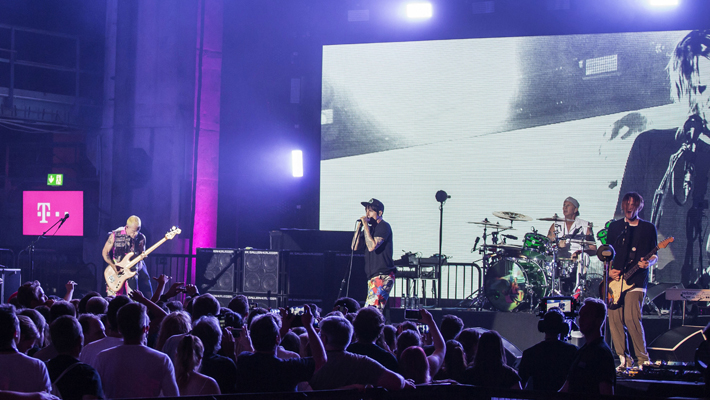 Nach ihrem exklusiven 360° Street Gig kommen die Red Hot Chili Peppers zurück nach Deutschland Nach ihrem exklusiven 360° Street Gig kommen die Red Hot Chili Peppers zurück nach Deutschland